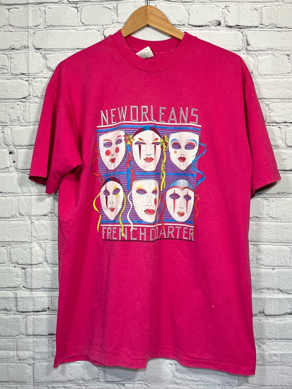 Vintage New Orleans French Quarter Festival T Shirt Mens XL Pink Mardi Gras